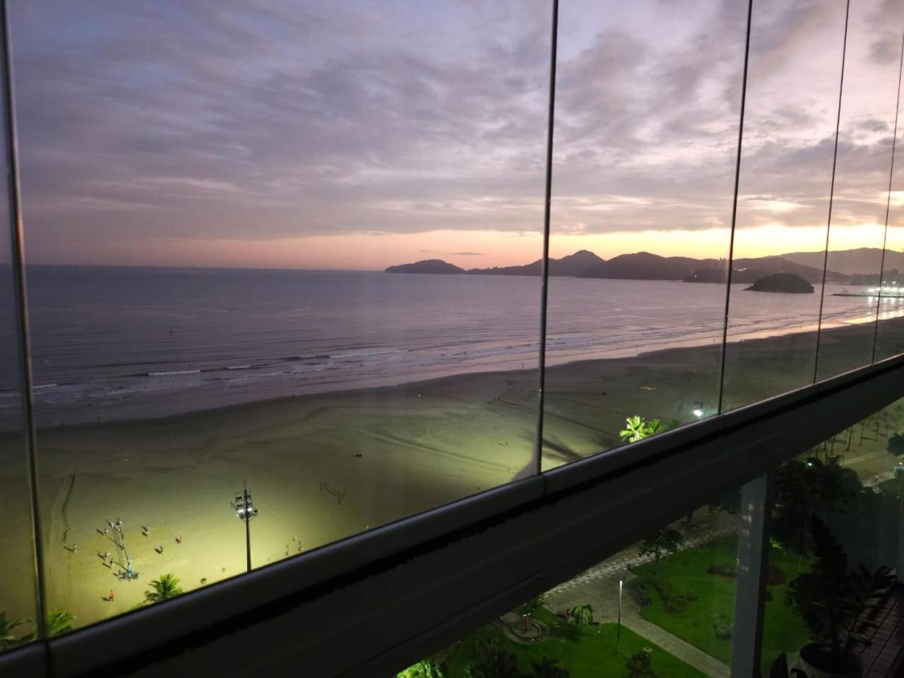 Apartamentos Na Praia Do Gonzaga Frente Mar Com Estacionamento Сантос Экстерьер фото